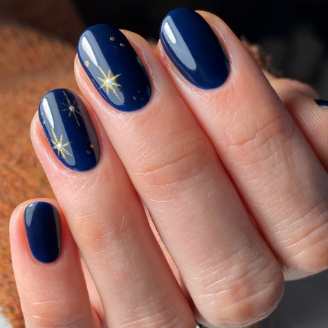 Short Nails Are Back: 4 Chic Manis That Won't Hinder Your Typing